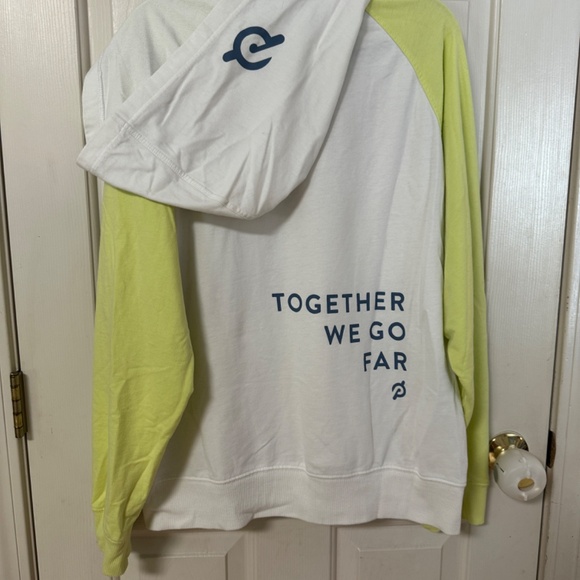 Peloton 1/4 zip Pullover - Picture 5 of 5